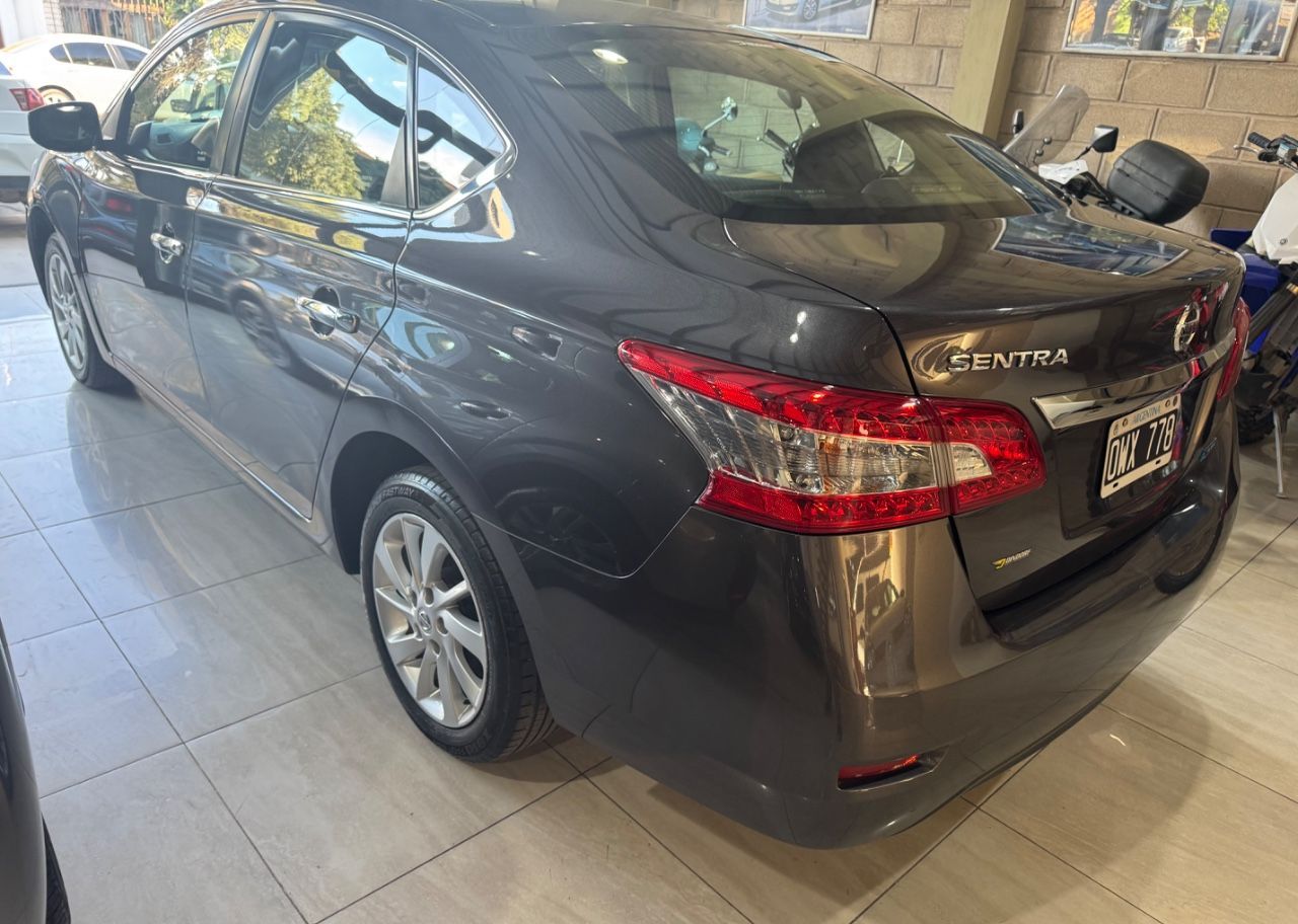 Nissan Sentra Usado Financiado en Mendoza, deRuedas