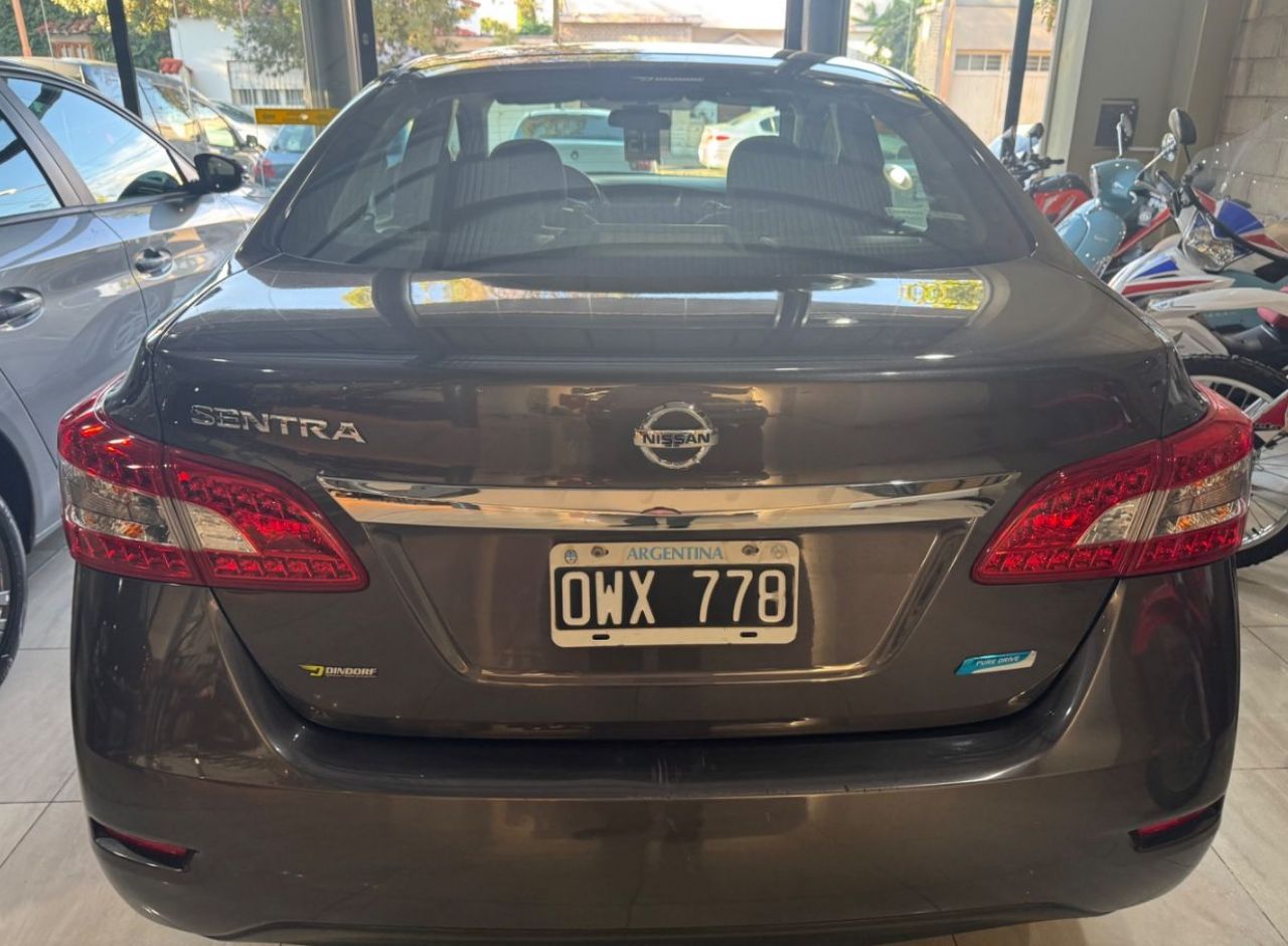 Nissan Sentra Usado Financiado en Mendoza, deRuedas