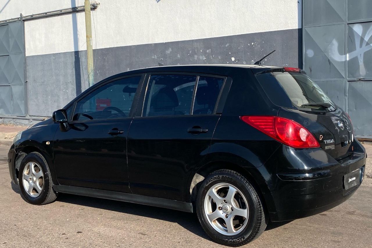 Nissan Tiida Usado en Mendoza, deRuedas