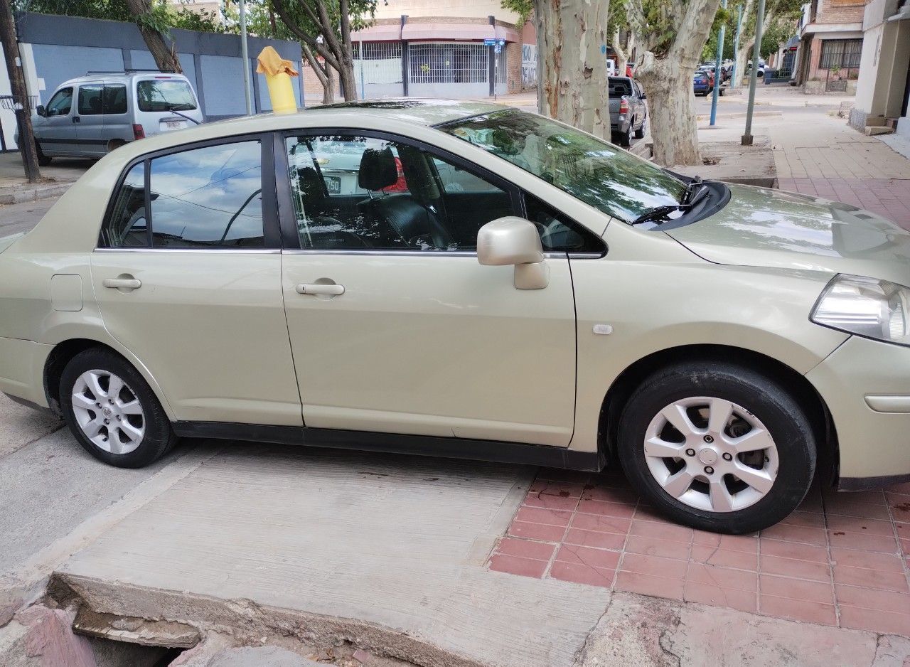 Nissan Tiida Usado en Mendoza, deRuedas