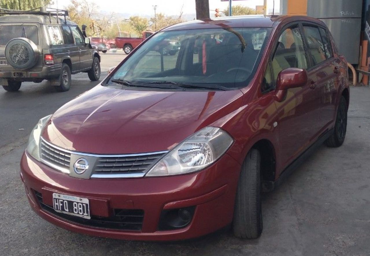 Nissan Tiida Usado Financiado en Mendoza, deRuedas