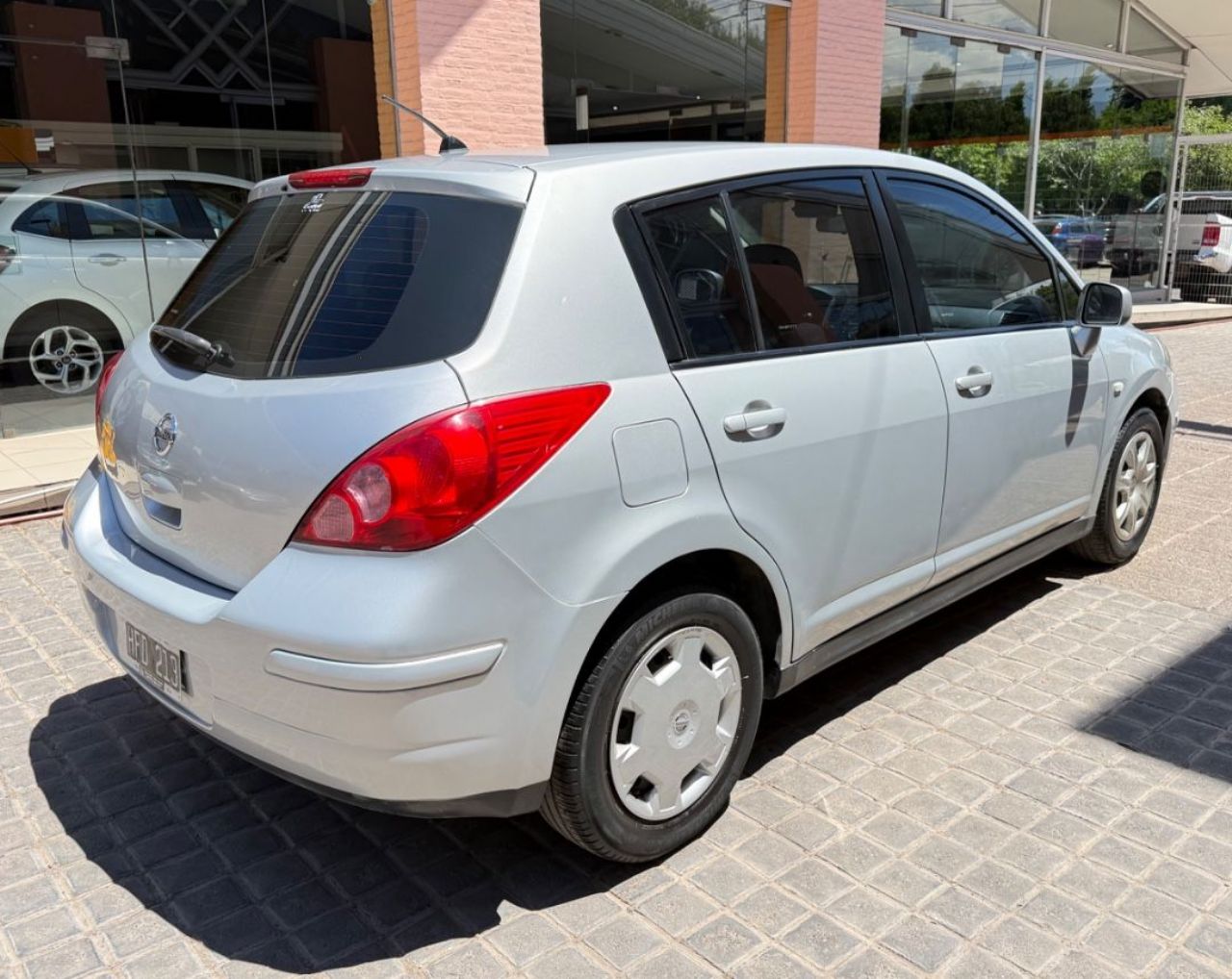 Nissan Tiida Usado en Mendoza, deRuedas