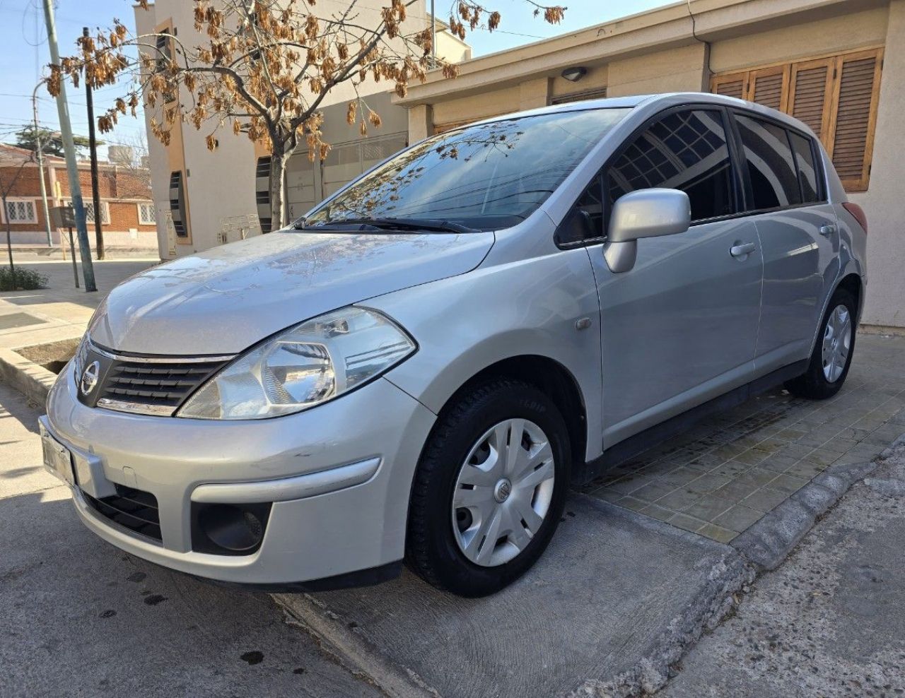 Nissan Tiida Usado en Mendoza, deRuedas