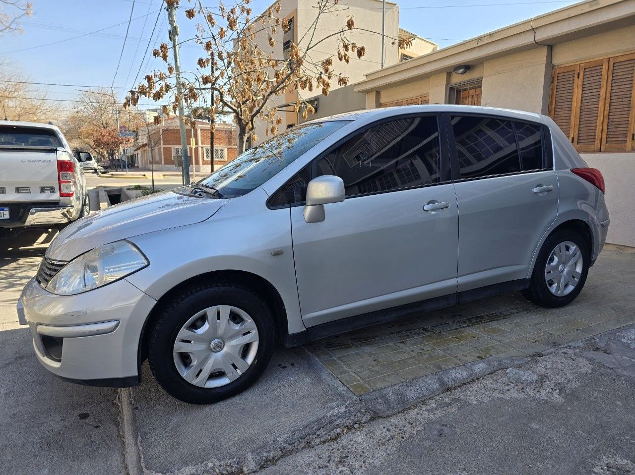 Nissan Tiida Usado en Mendoza, deRuedas