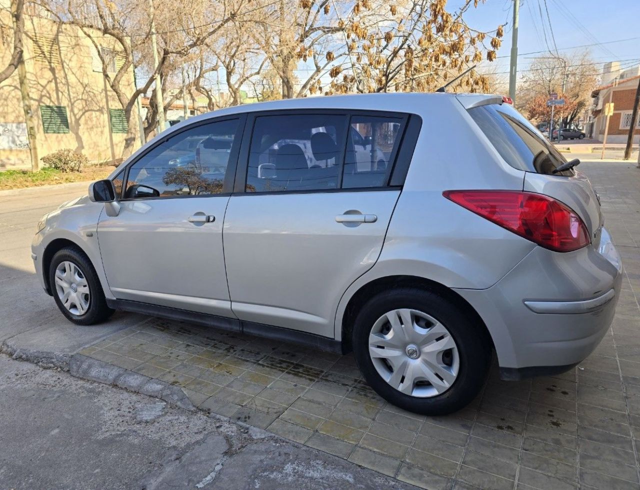 Nissan Tiida Usado en Mendoza, deRuedas