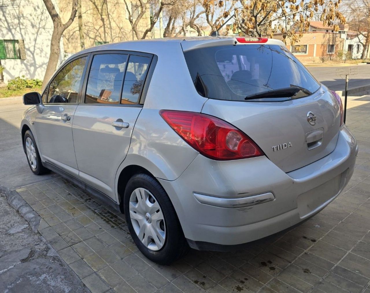 Nissan Tiida Usado en Mendoza, deRuedas