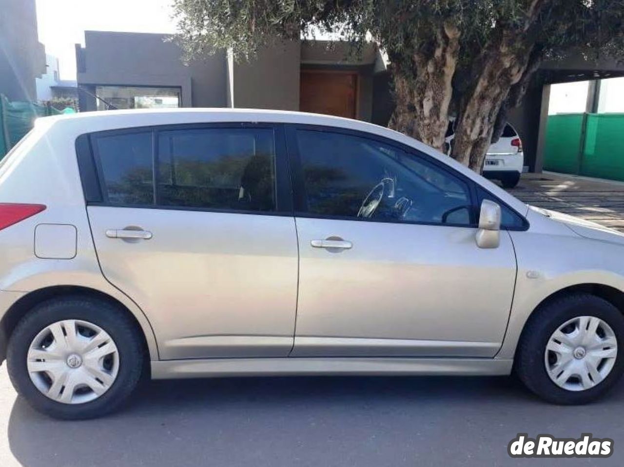 Nissan Tiida Usado en Mendoza, deRuedas