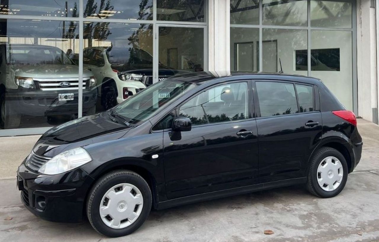 Nissan Tiida Usado en Mendoza, deRuedas