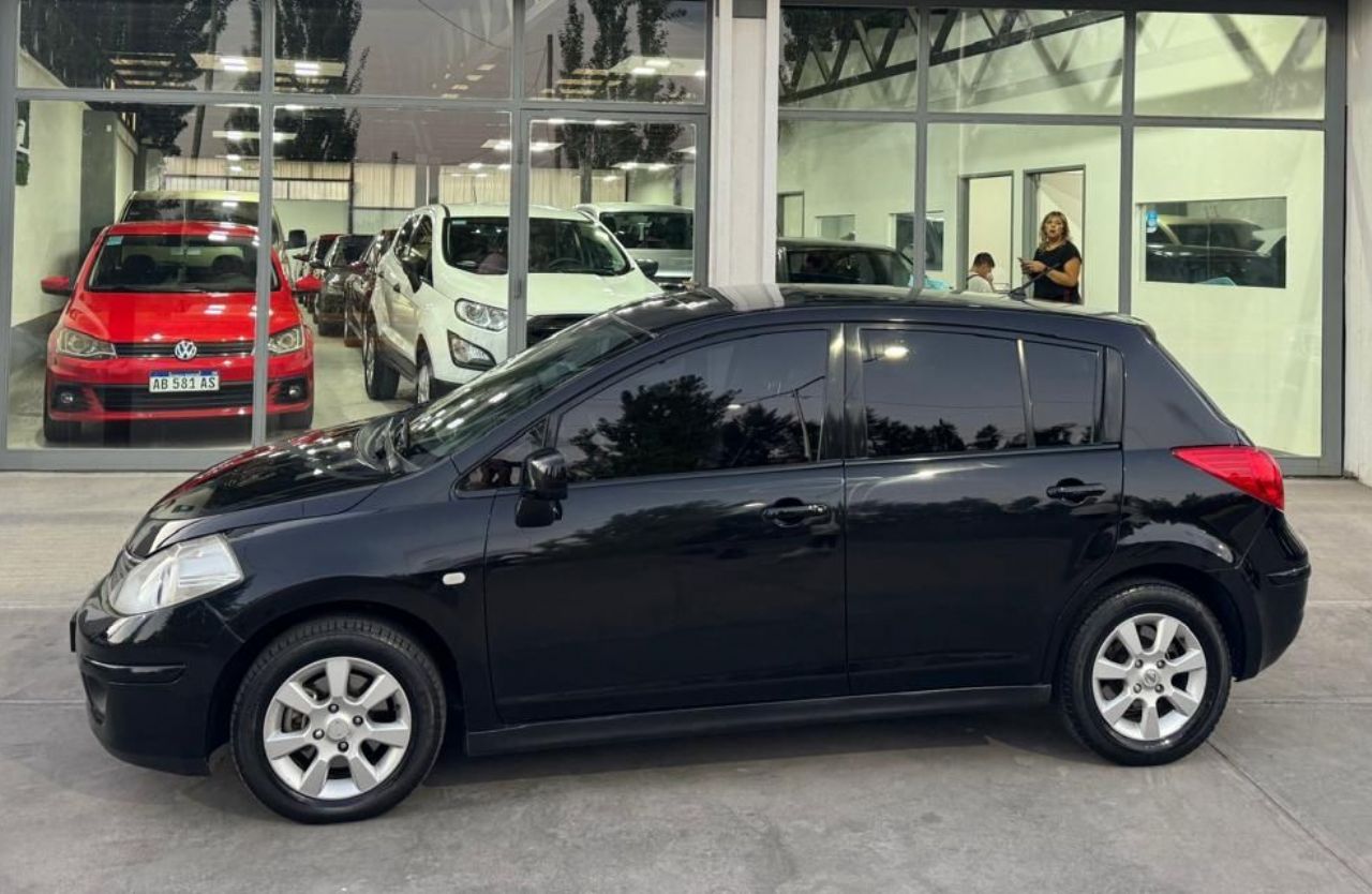 Nissan Tiida Usado en Mendoza, deRuedas