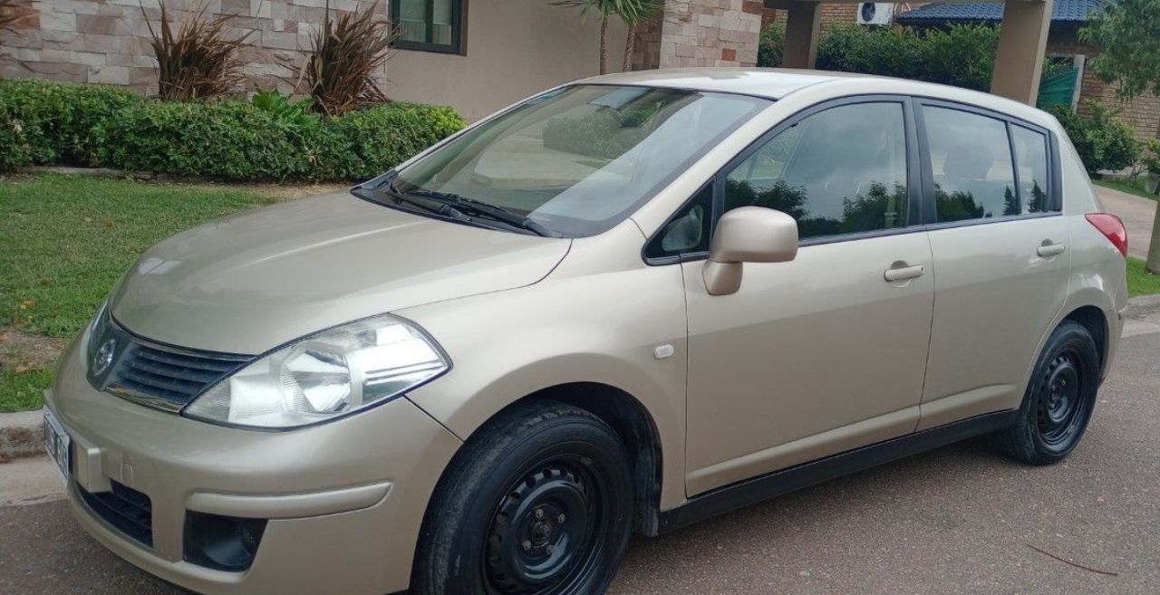 Nissan Tiida Usado en Mendoza, deRuedas