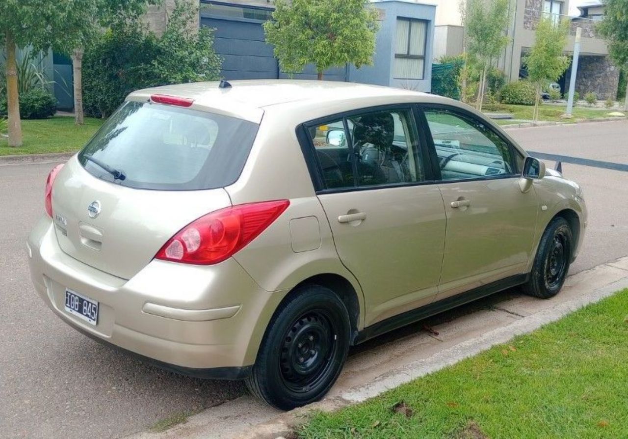 Nissan Tiida Usado en Mendoza, deRuedas