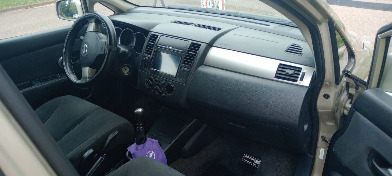 Nissan Tiida Usado en Mendoza, deRuedas