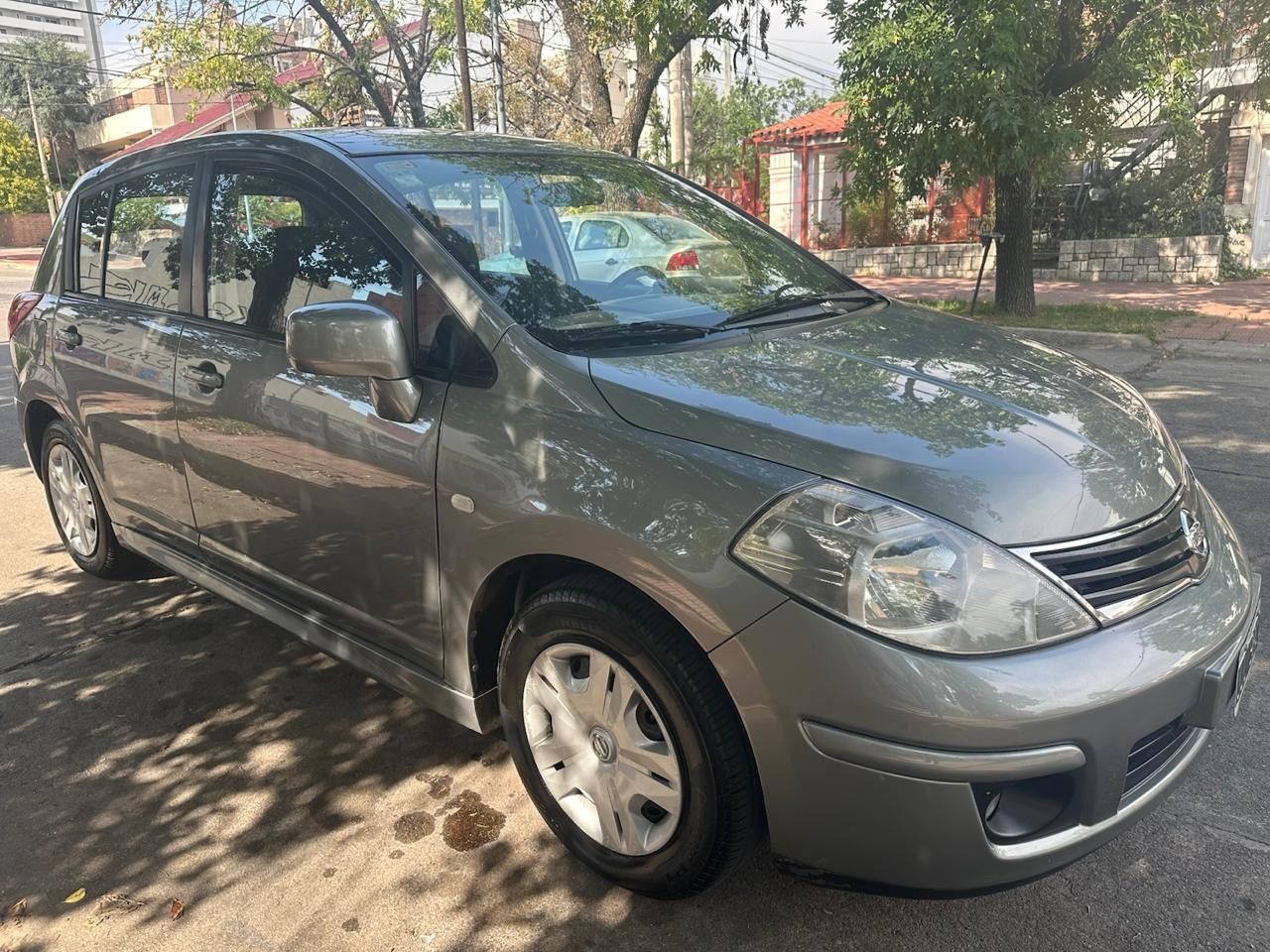 Nissan Tiida Usado Financiado en Córdoba, deRuedas