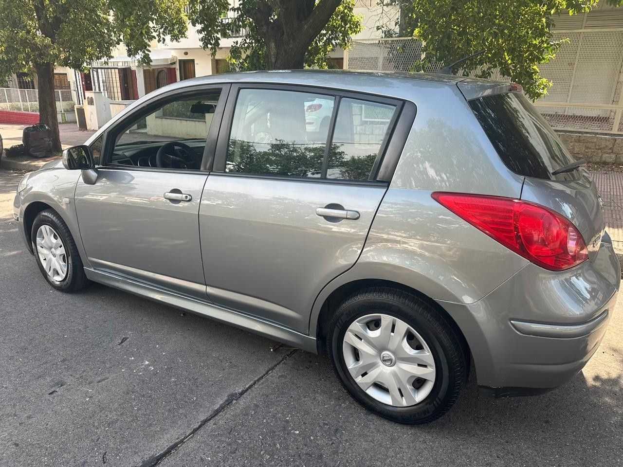 Nissan Tiida Usado Financiado en Córdoba, deRuedas