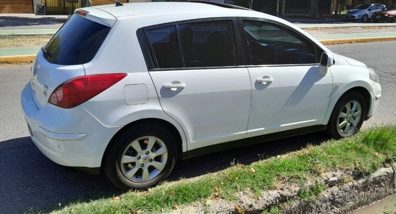 Nissan Tiida Usado en Mendoza, deRuedas