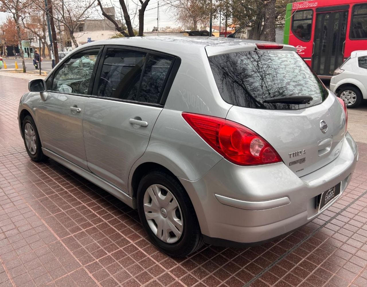 Nissan Tiida Usado Financiado en Mendoza, deRuedas
