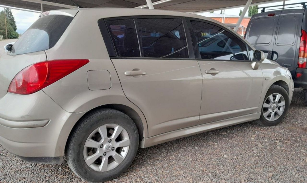Nissan Tiida Usado en Mendoza, deRuedas