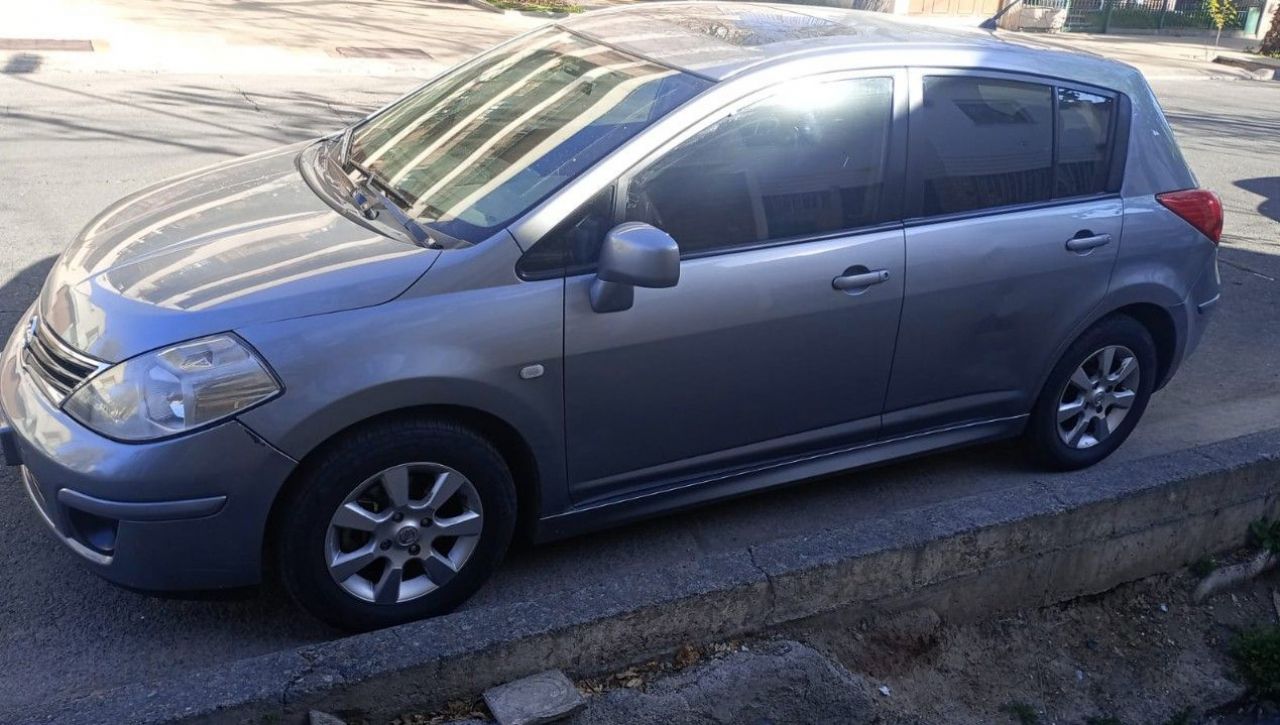 Nissan Tiida Usado en Mendoza, deRuedas