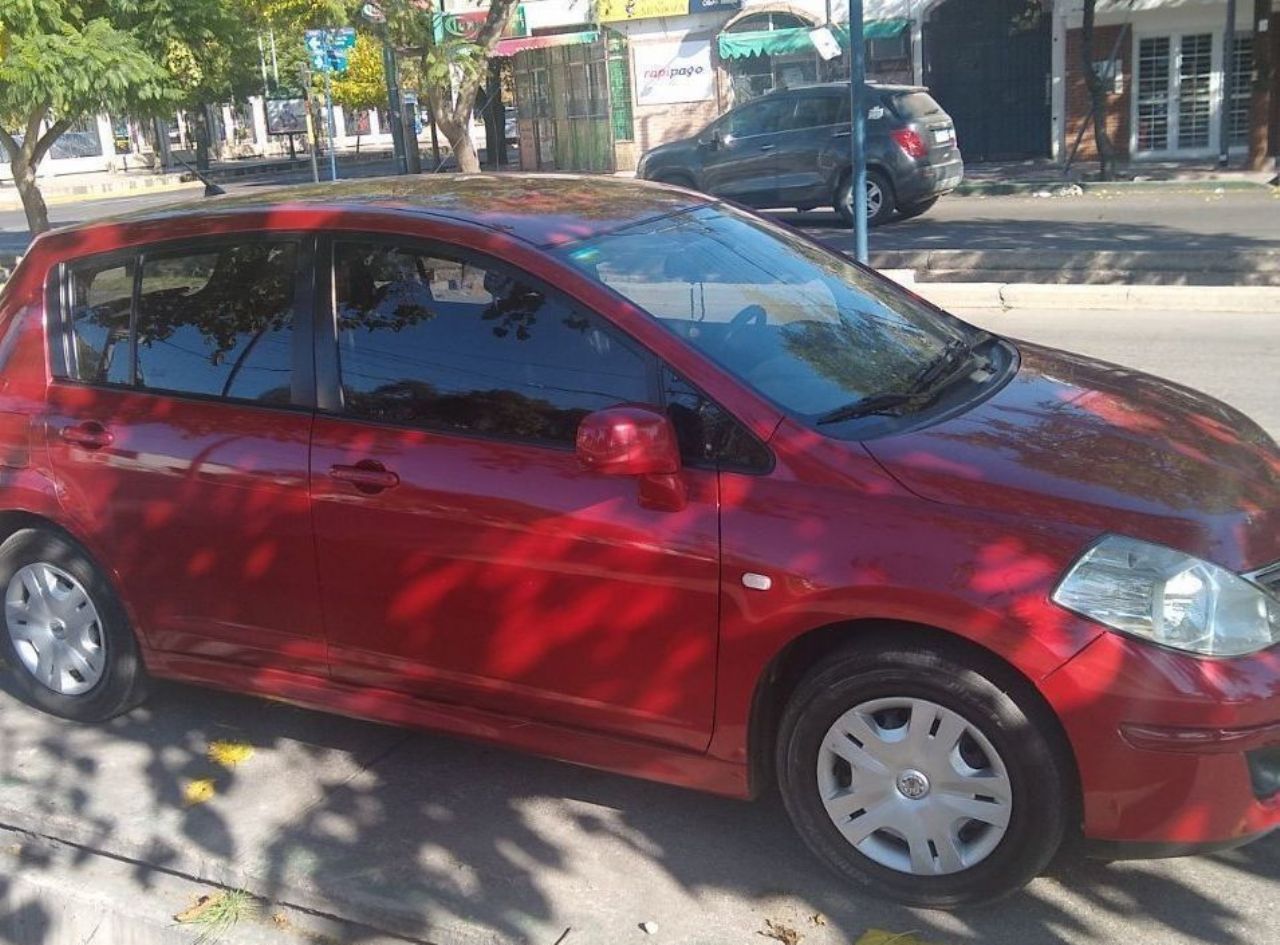 Nissan Tiida Usado en Mendoza, deRuedas