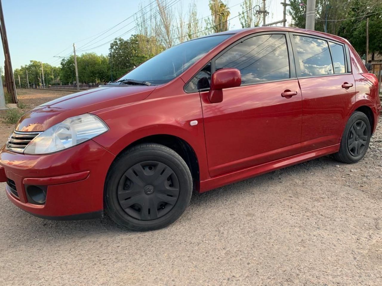 Nissan Tiida Usado en Mendoza, deRuedas