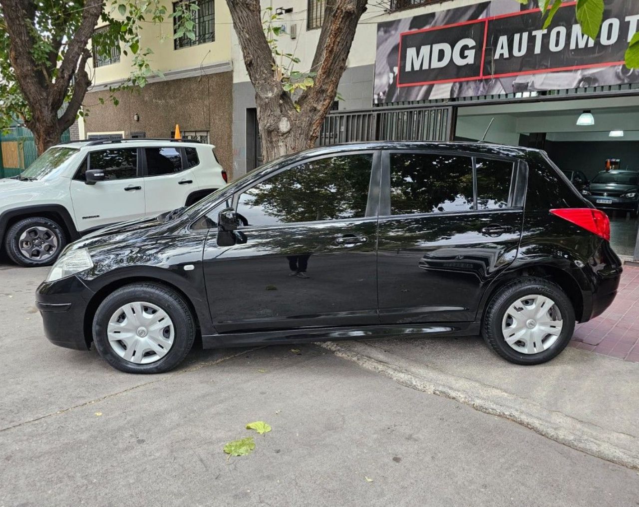 Nissan Tiida Usado Financiado en Mendoza, deRuedas