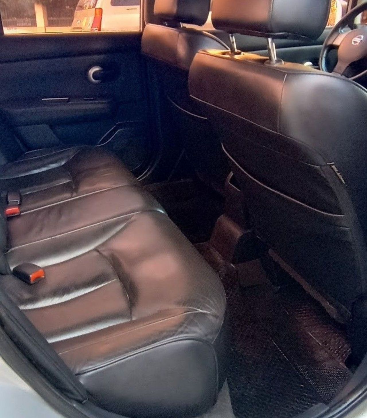 Nissan Tiida Usado en Buenos Aires, deRuedas