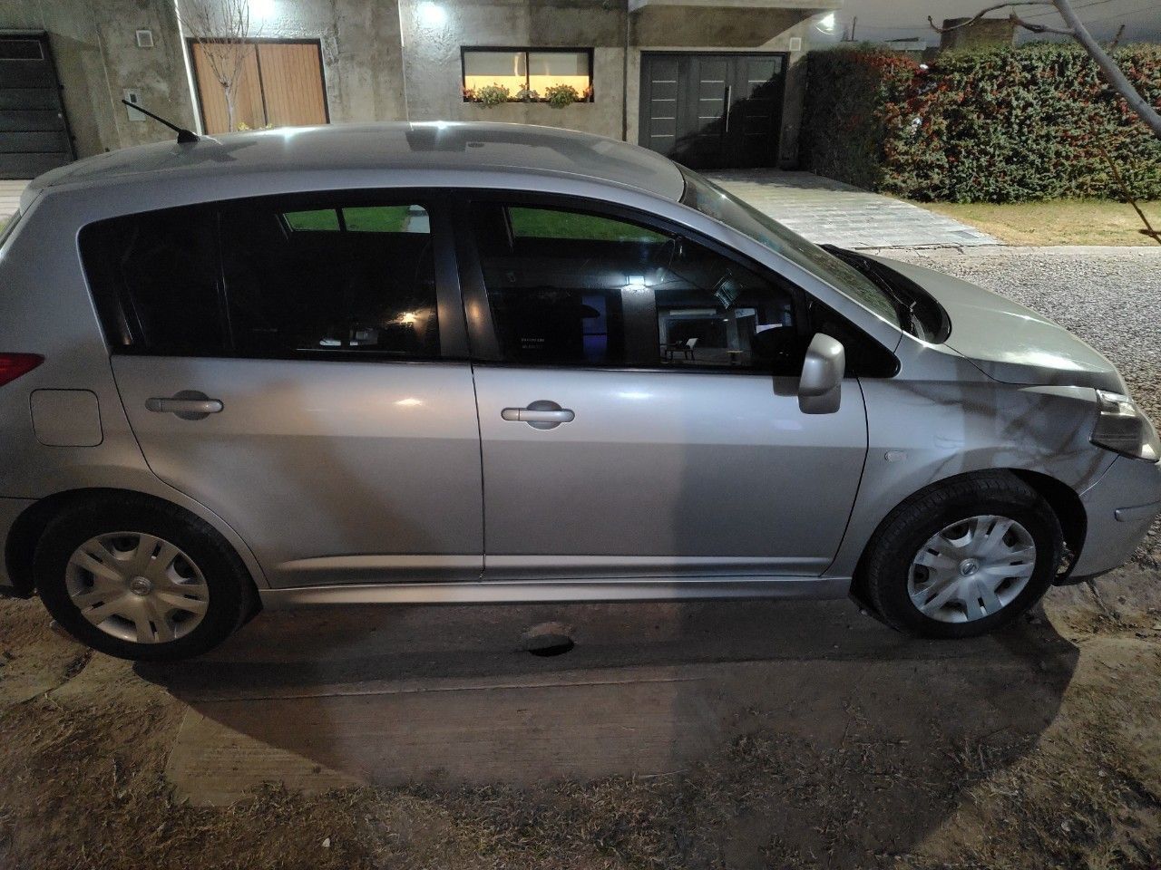 Nissan Tiida Usado en Mendoza, deRuedas
