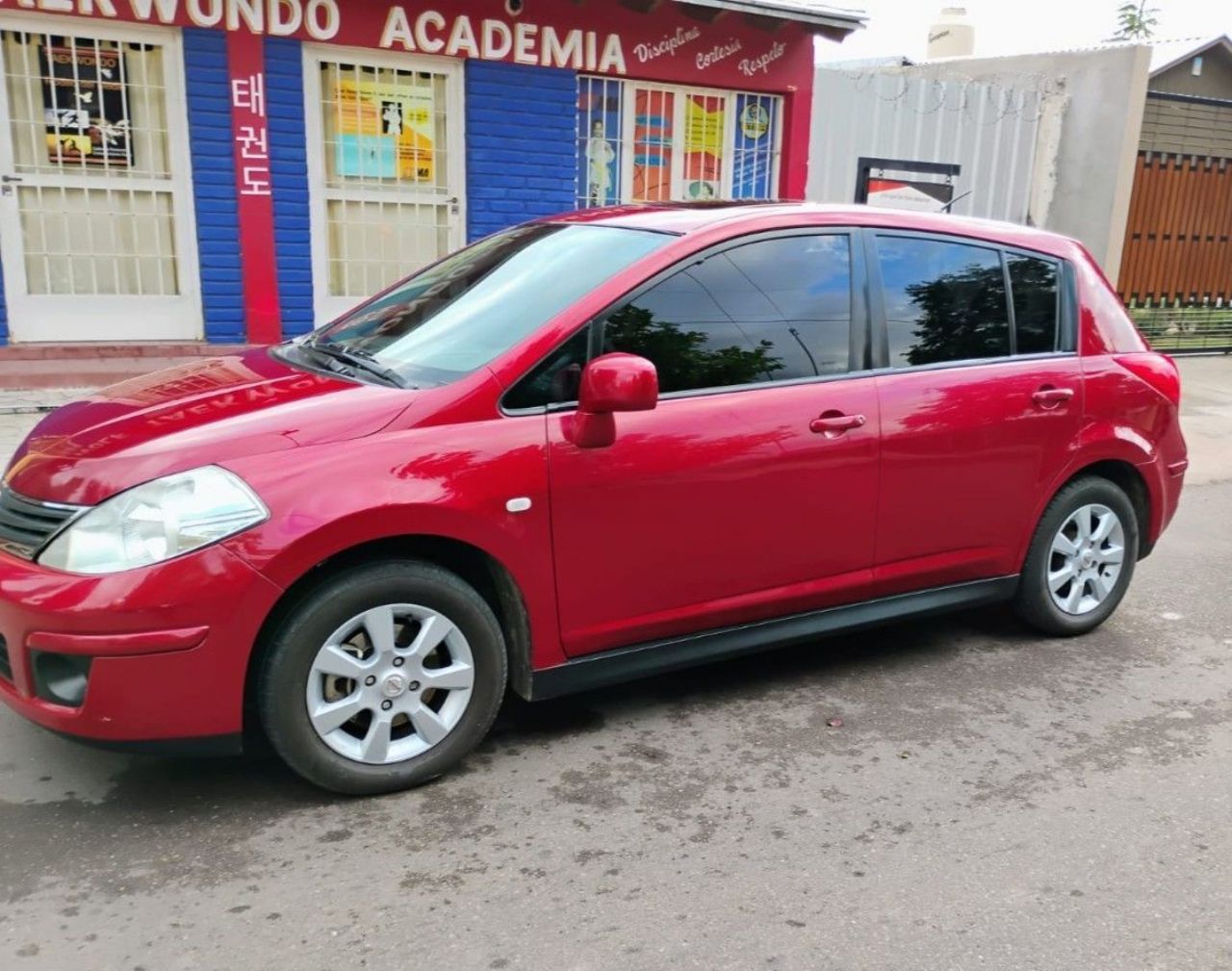 Nissan Tiida Usado en Mendoza, deRuedas