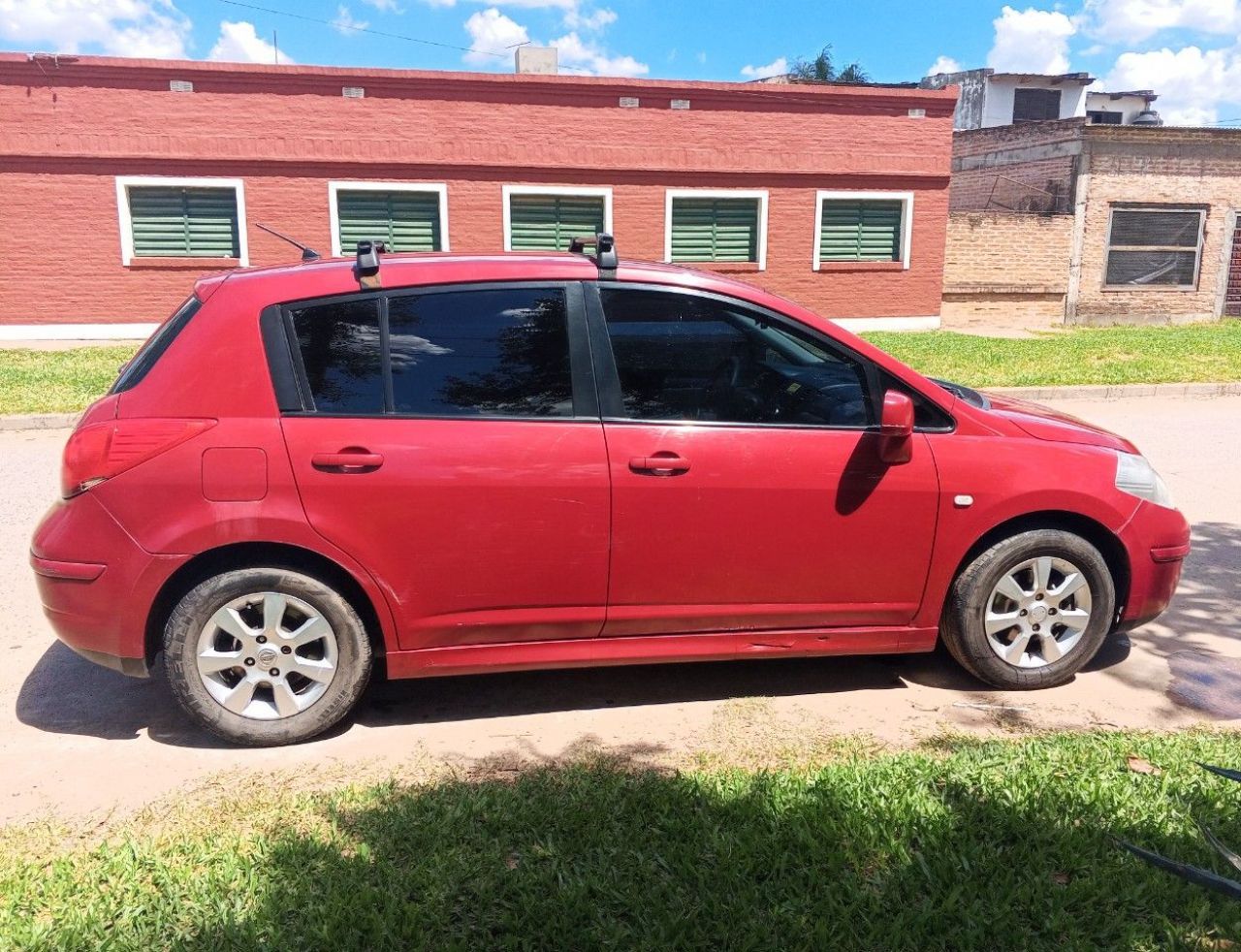 Nissan Tiida Usado en Chaco, deRuedas