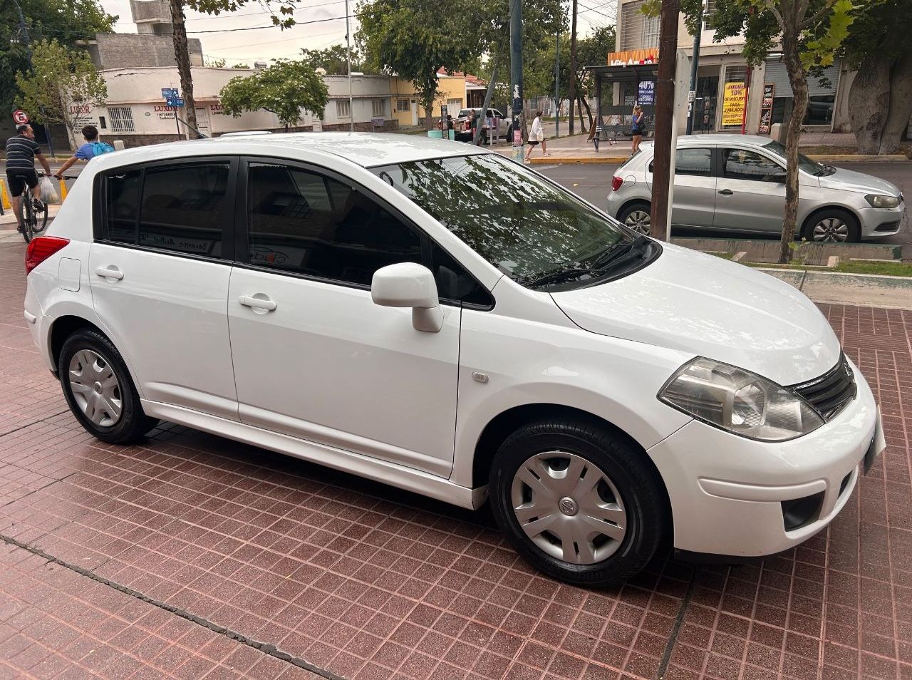 Nissan Tiida Usado en Mendoza, deRuedas