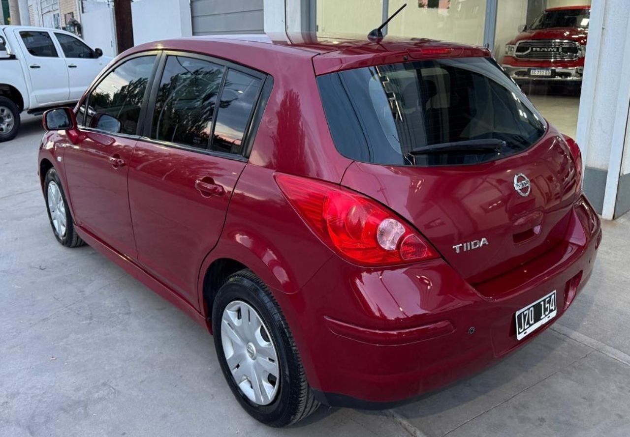 Nissan Tiida Usado en Mendoza, deRuedas