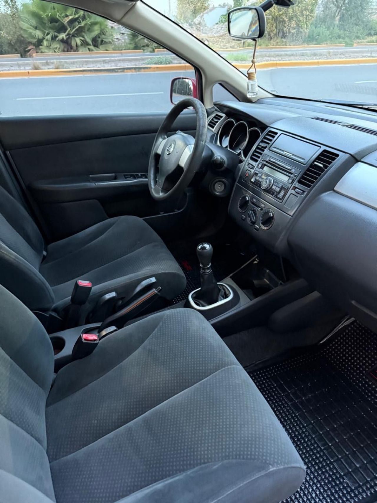 Nissan Tiida Usado en Mendoza, deRuedas