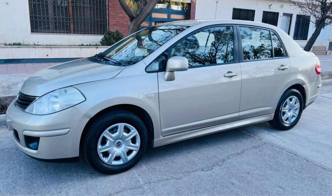 Nissan Tiida Usado en Mendoza, deRuedas