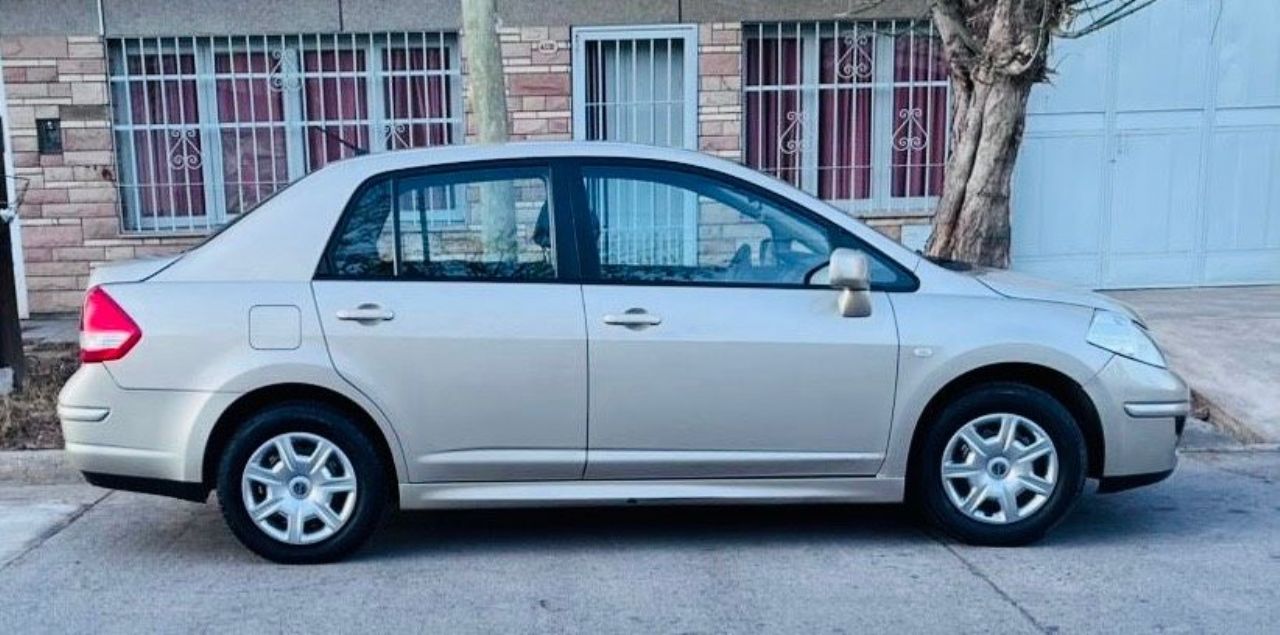 Nissan Tiida Usado en Mendoza, deRuedas