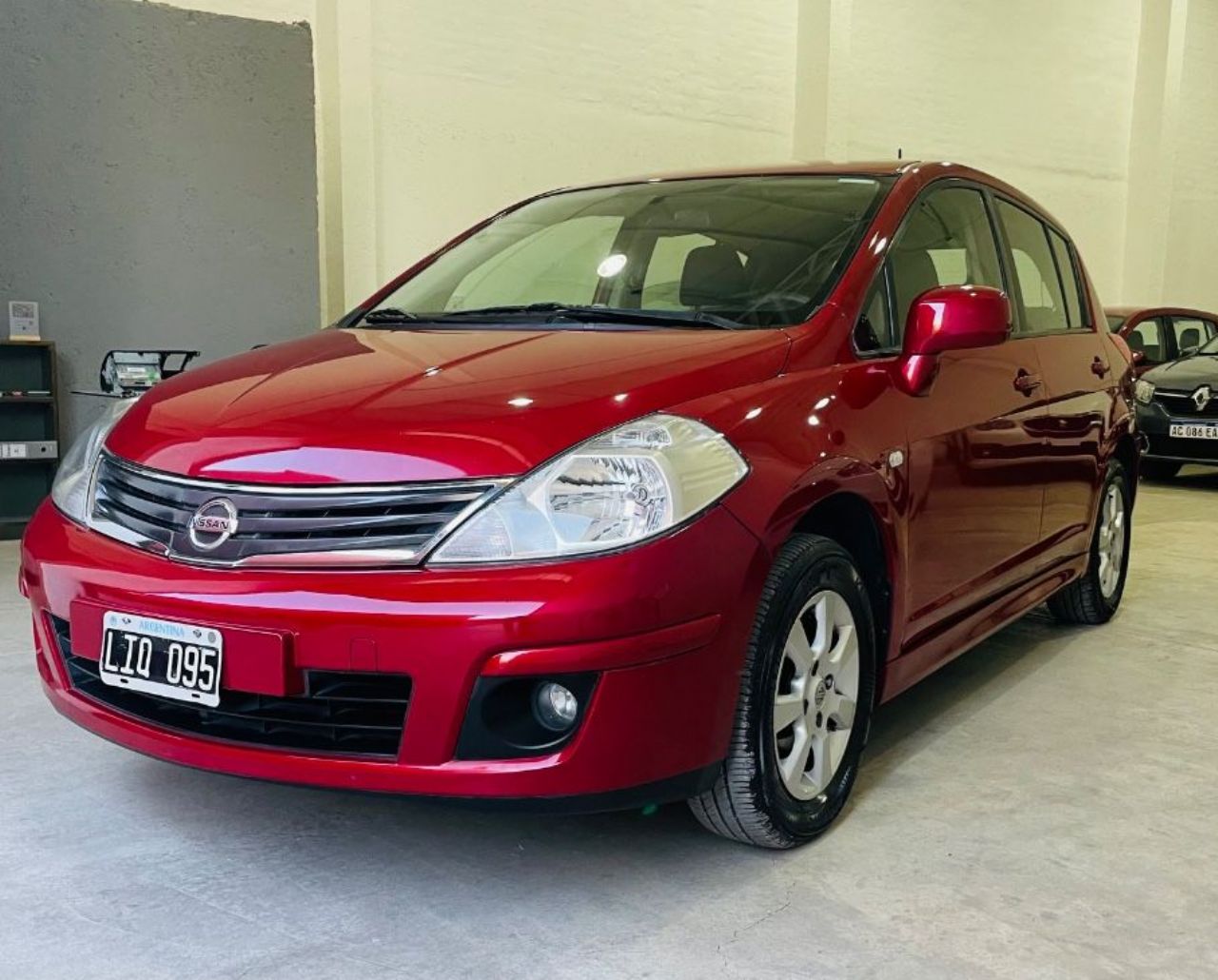 Nissan Tiida Usado Financiado en Mendoza, deRuedas
