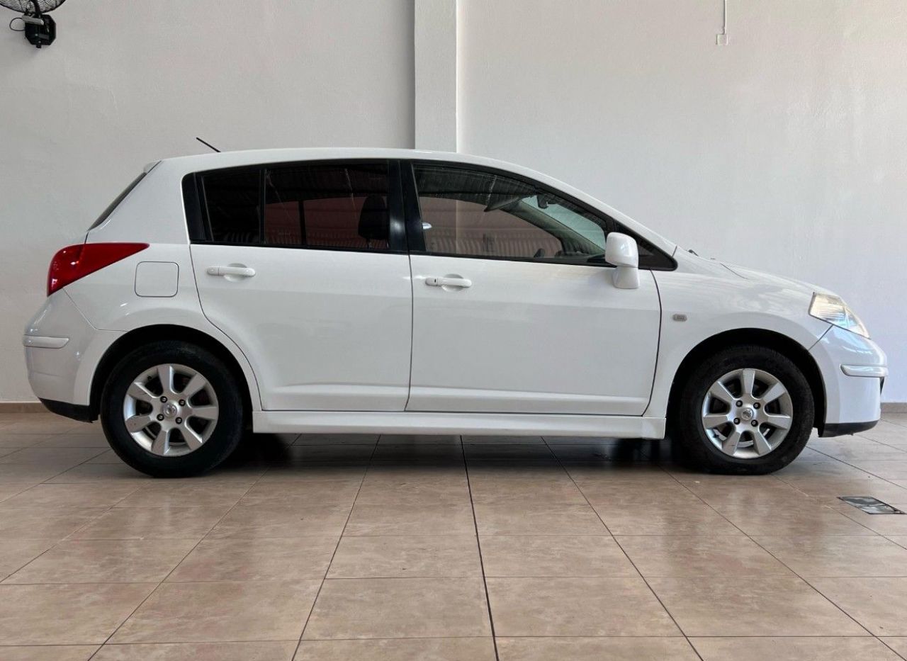 Nissan Tiida Usado Financiado en Córdoba, deRuedas
