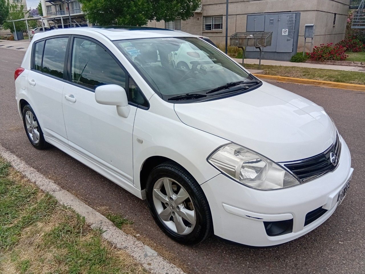 Nissan Tiida Usado en Mendoza, deRuedas