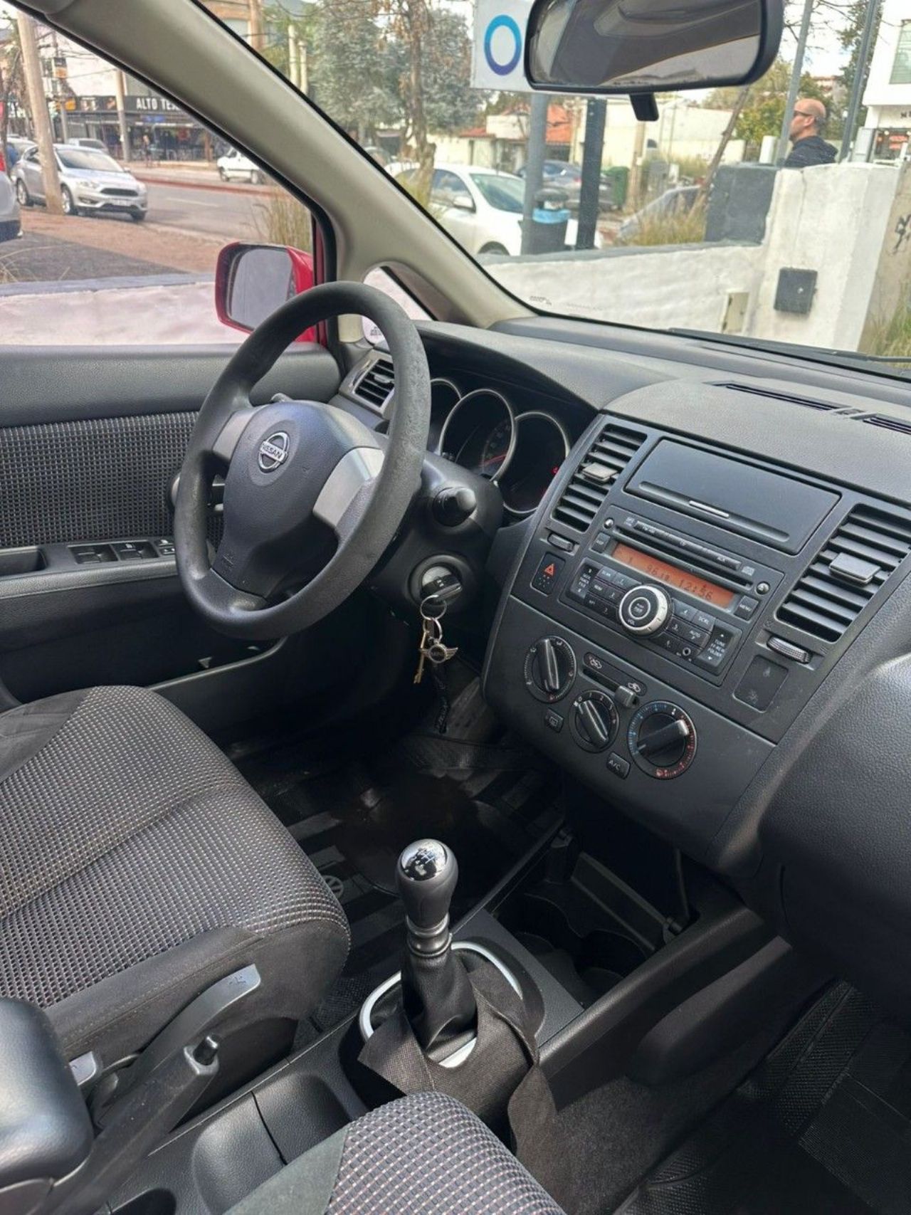 Nissan Tiida Usado Financiado en Córdoba, deRuedas