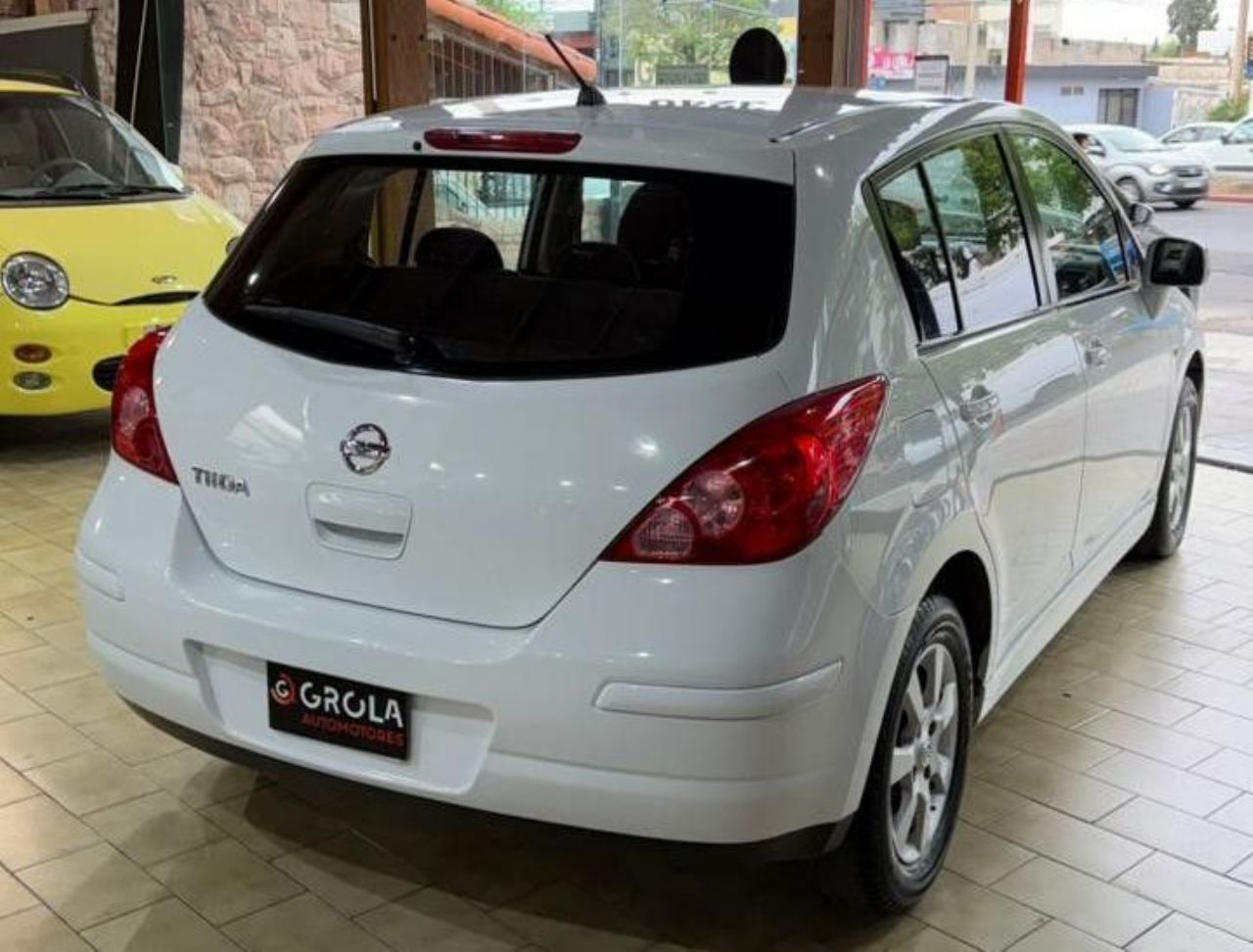 Nissan Tiida Usado Financiado en Córdoba, deRuedas