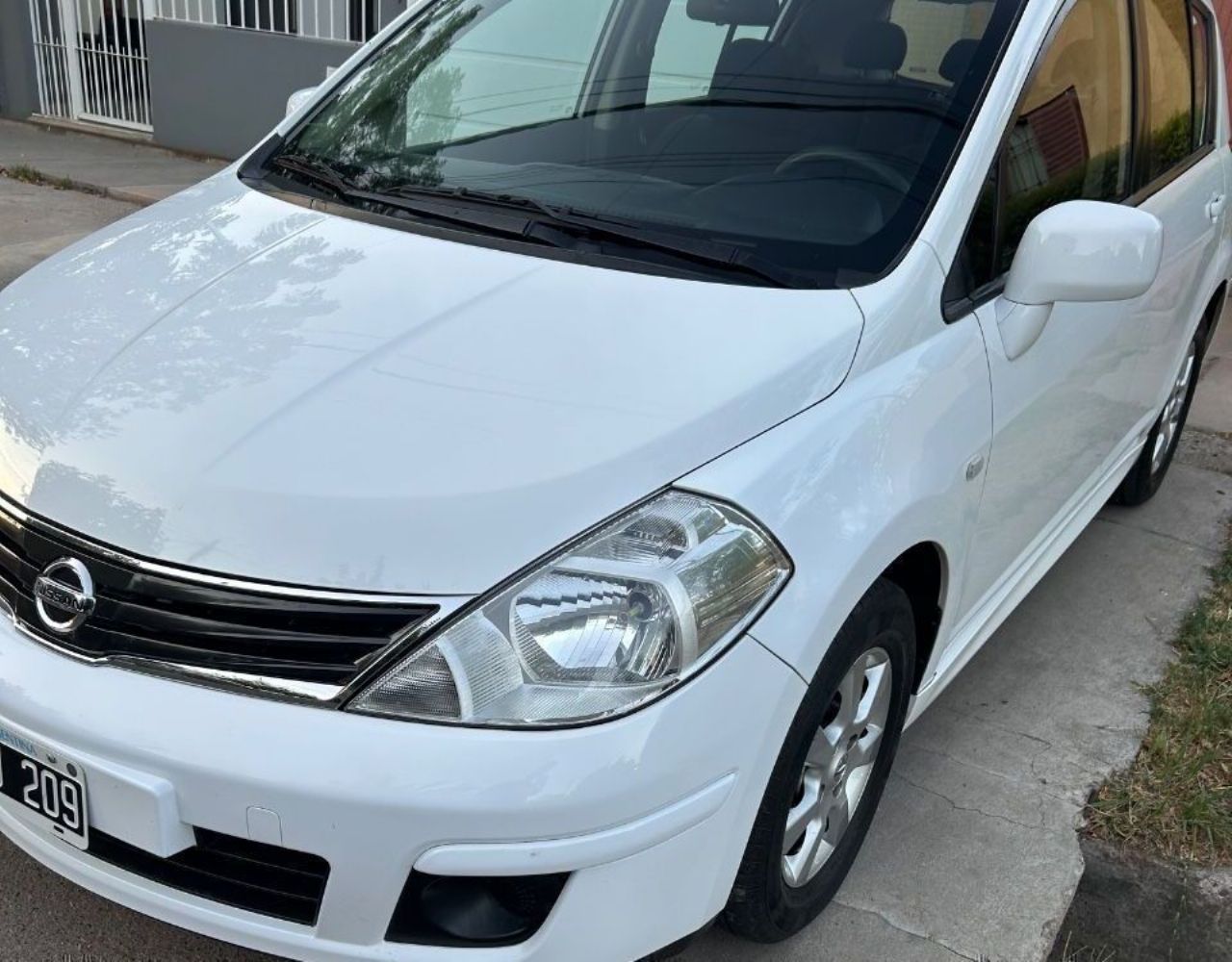 Nissan Tiida Usado en Mendoza, deRuedas