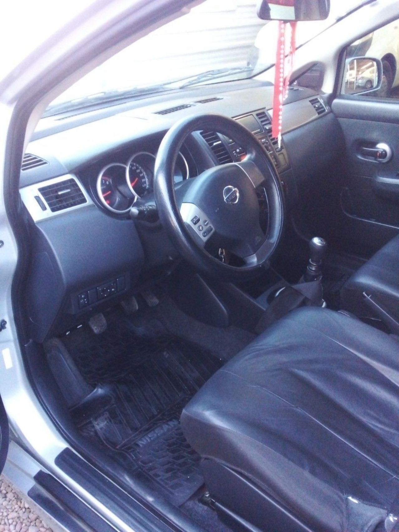 Nissan Tiida Usado en Mendoza, deRuedas