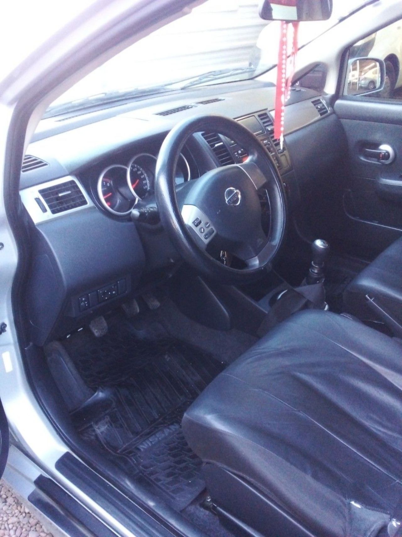 Nissan Tiida Usado en Mendoza, deRuedas
