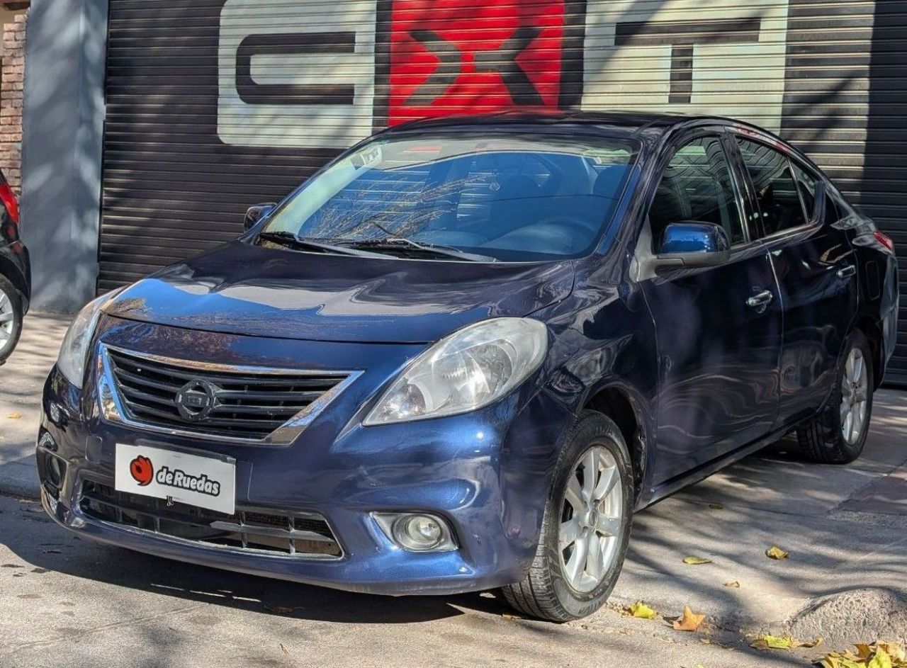 Nissan Versa Usado Financiado en Mendoza, deRuedas