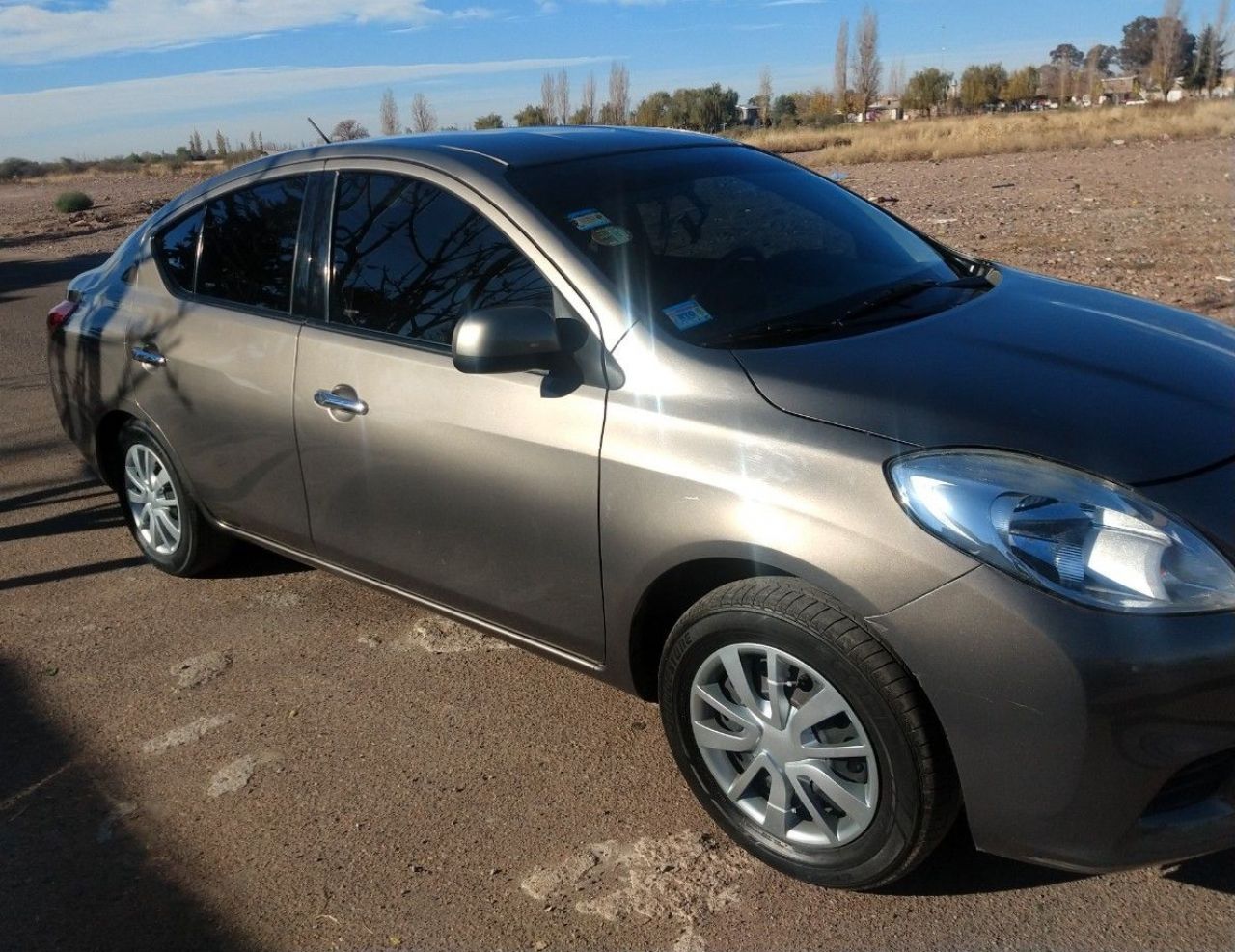 Nissan Versa Usado en Mendoza, deRuedas