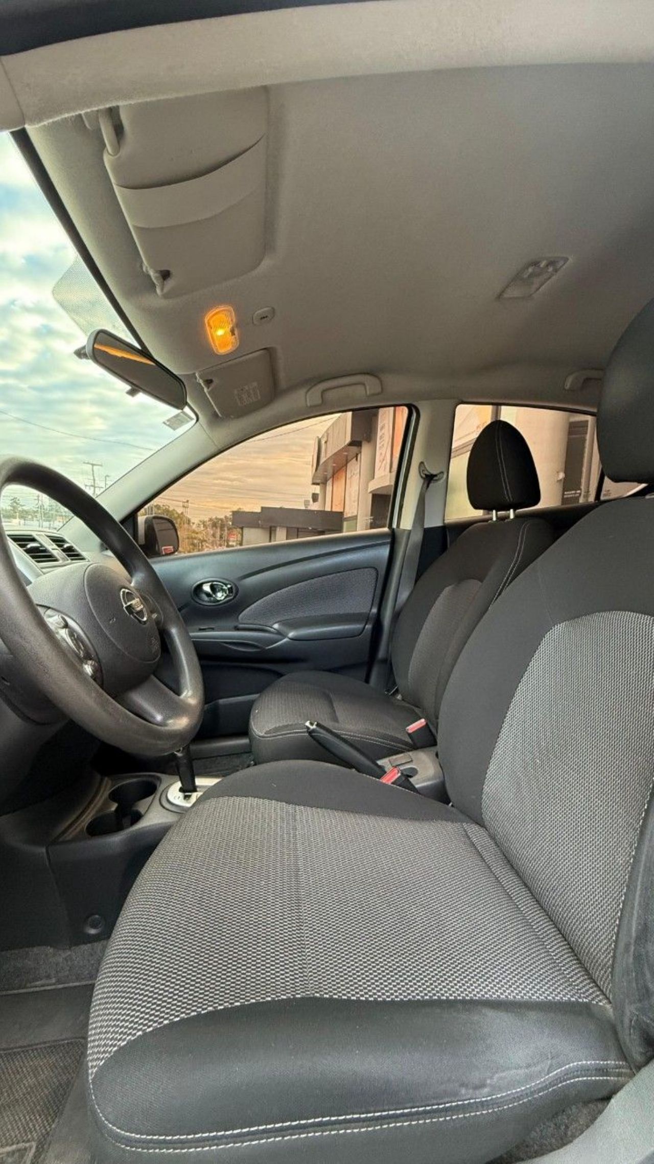 Nissan Versa Usado Financiado en Córdoba, deRuedas