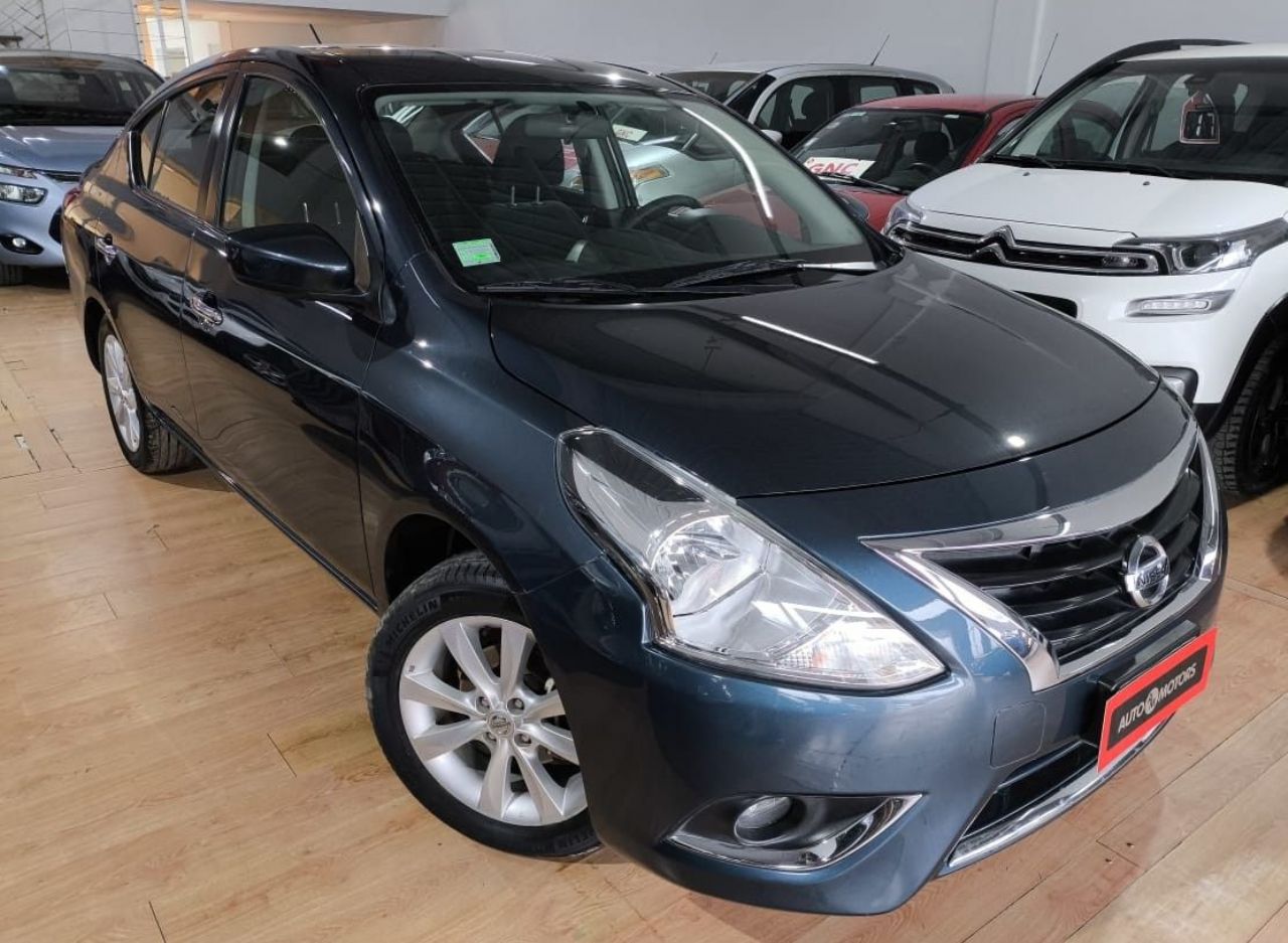 Nissan Versa Usado Financiado en Córdoba, deRuedas