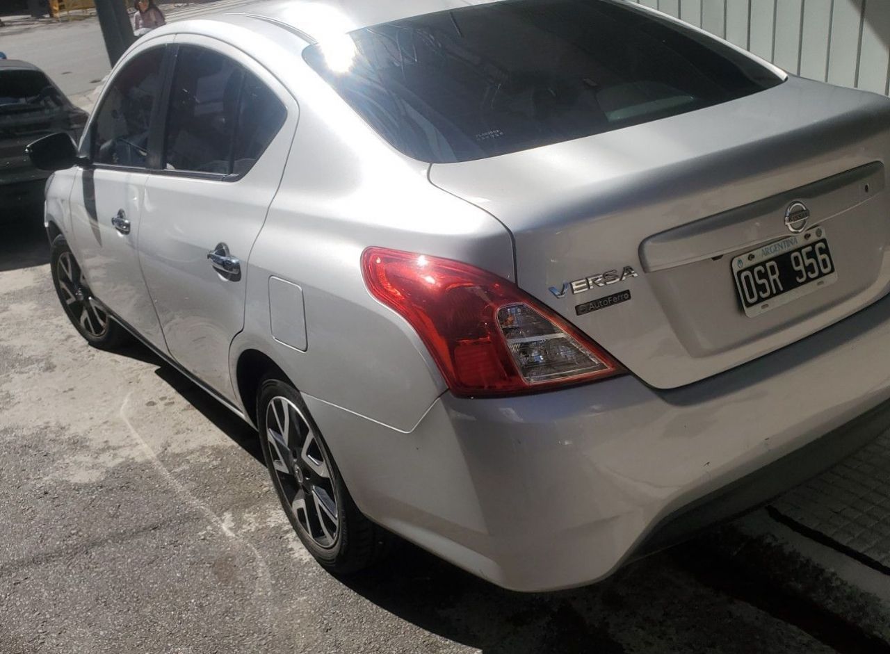 Nissan Versa Usado en Buenos Aires, deRuedas