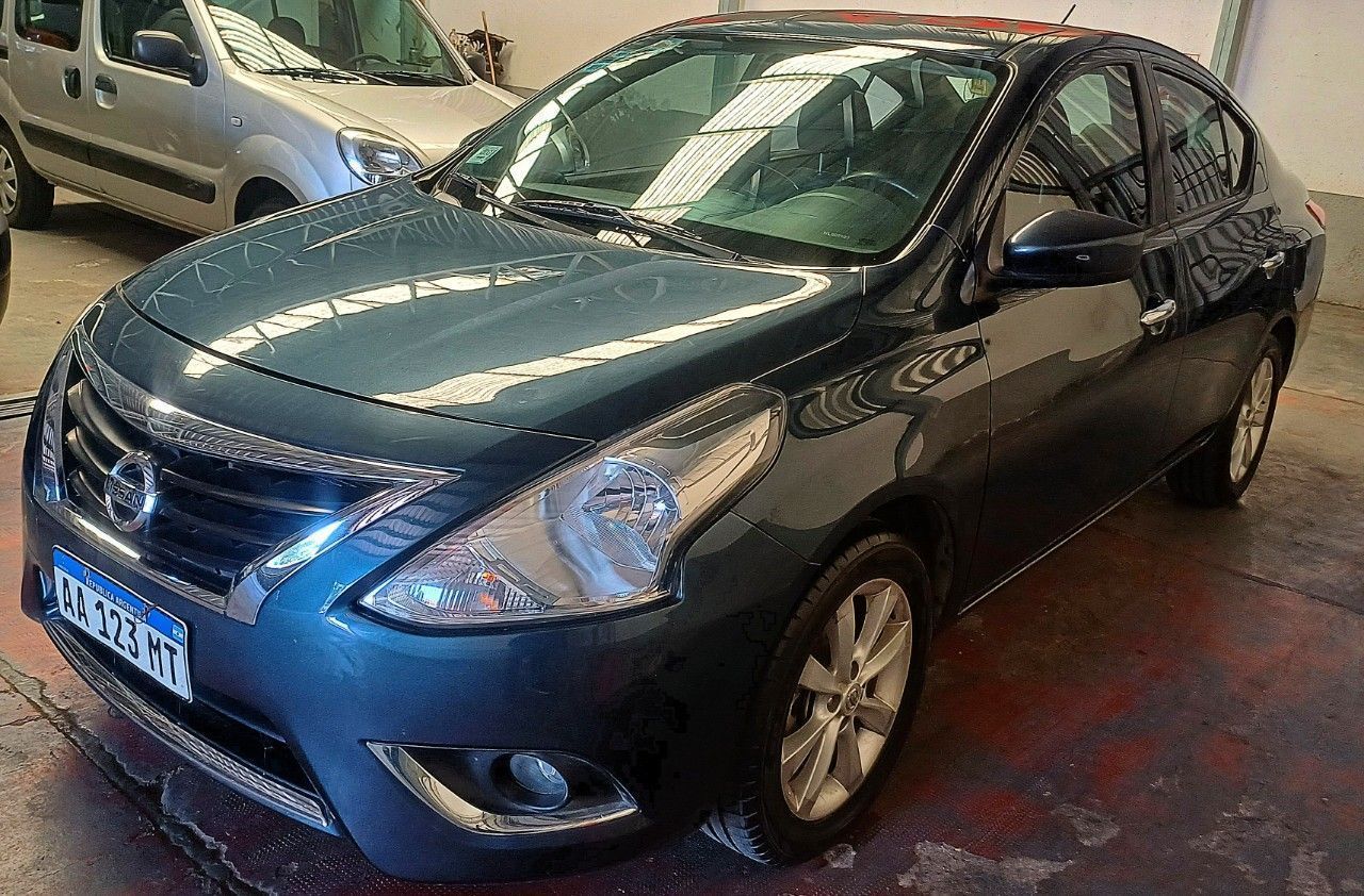 Nissan Versa Usado Financiado en Mendoza, deRuedas