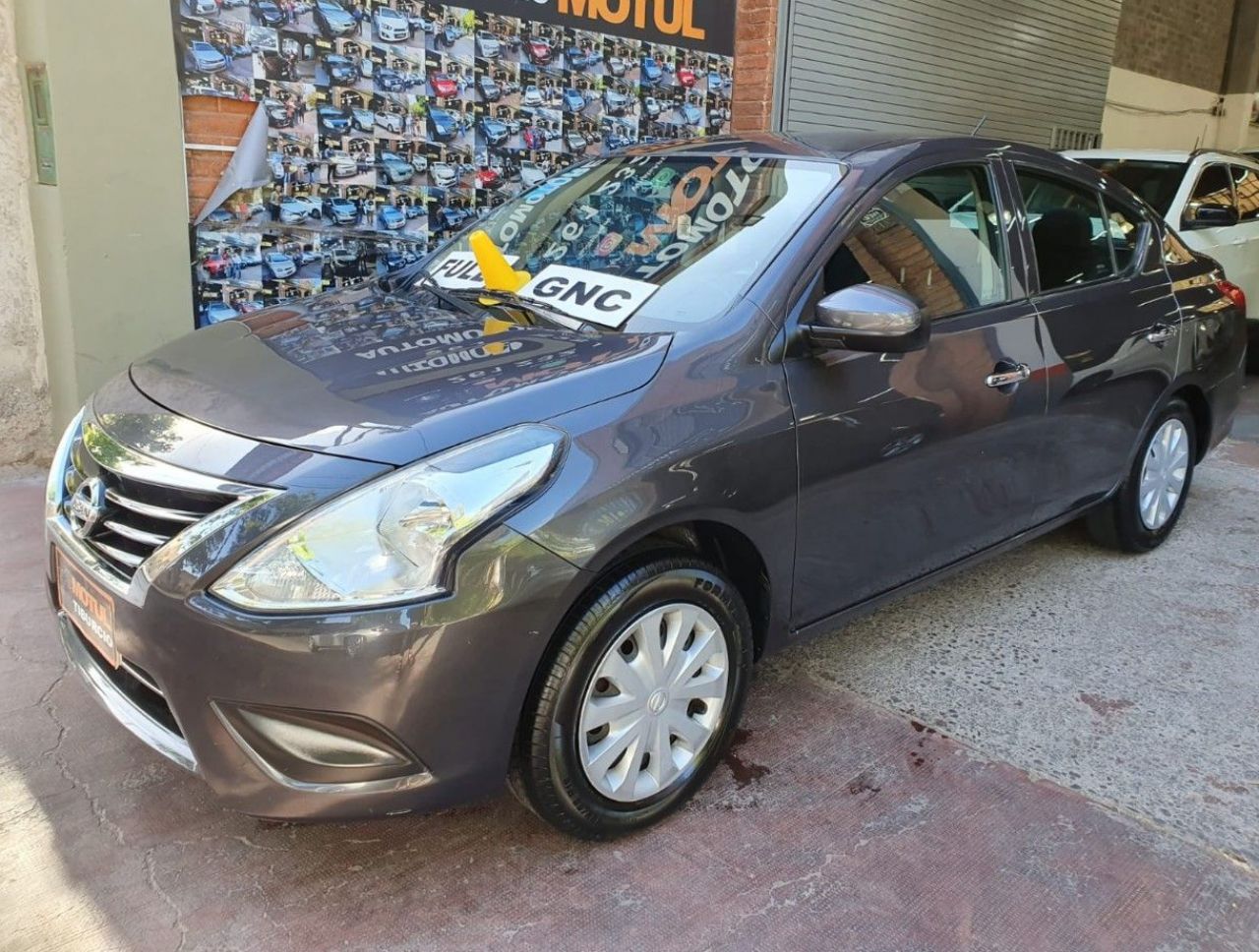 Nissan Versa Usado Financiado en Mendoza, deRuedas