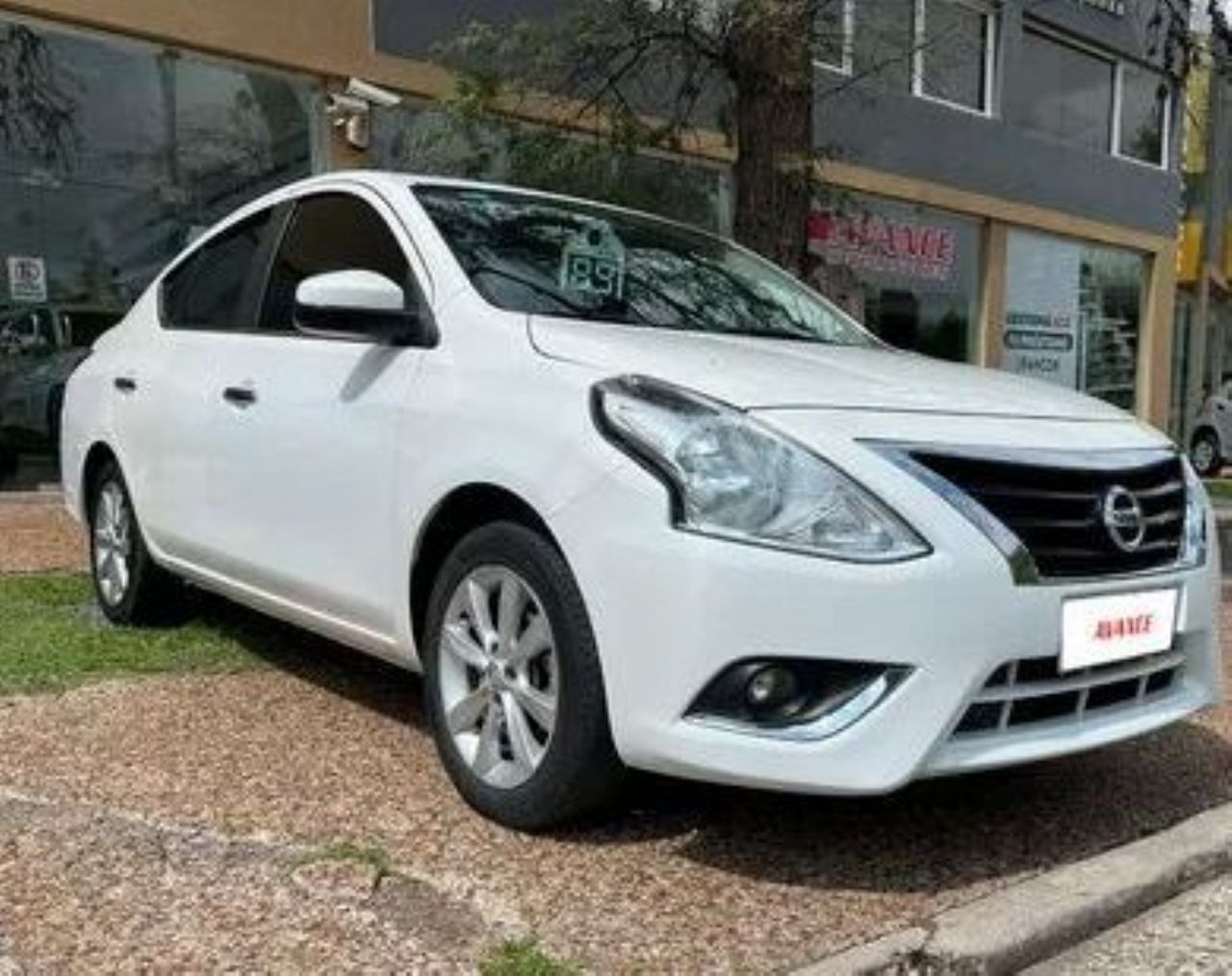 Nissan Versa Usado Financiado en Córdoba, deRuedas